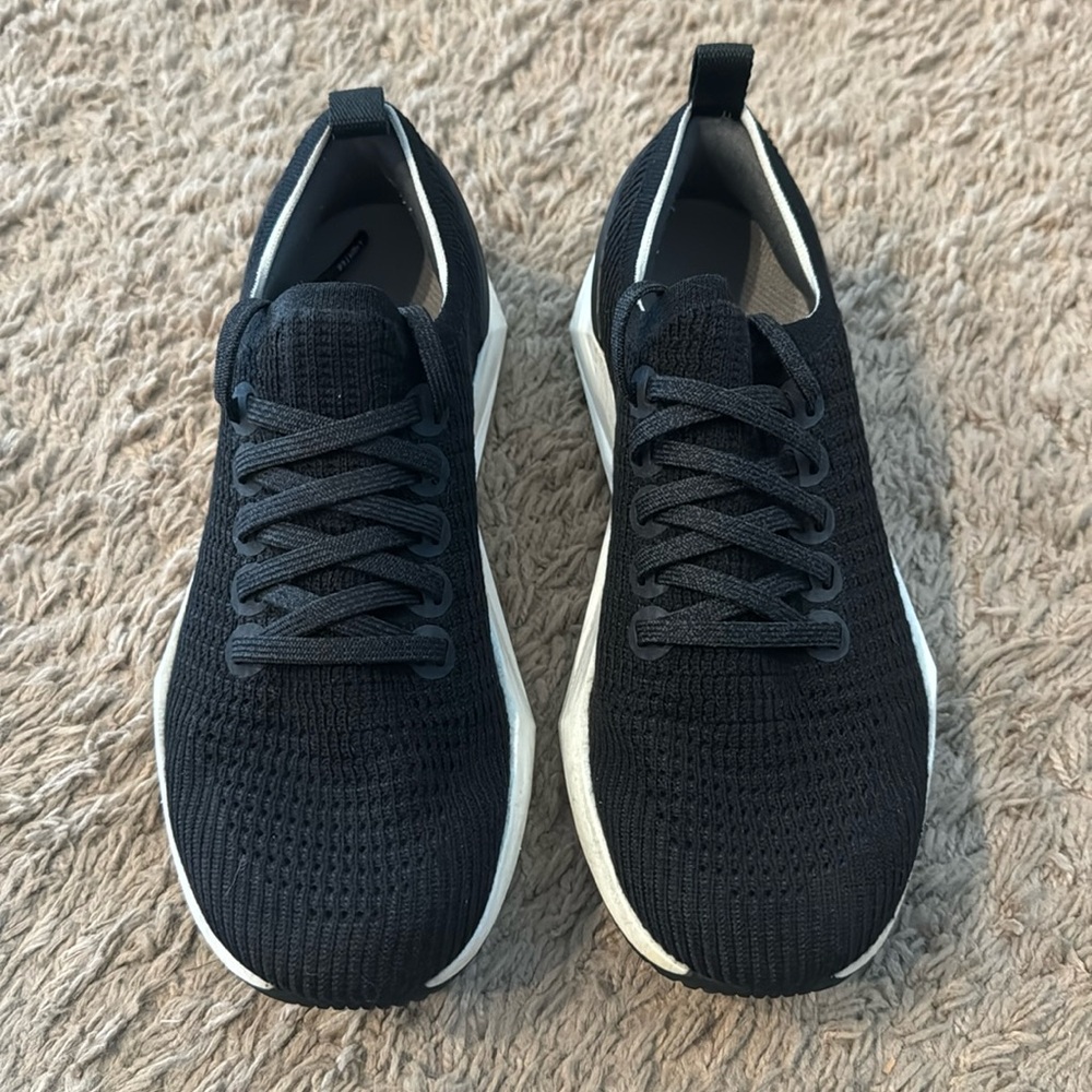 Women’s Allbirds Running Shoes. Size 7.5.